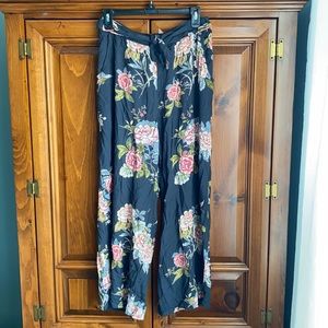 Gray and floral wide leg Linen pants size large